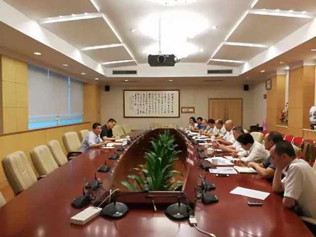 盐田区委副书记黄伟平一行为挂点企业解难题促发展 盐田区委副书记黄伟平一行为挂点企业解难题促发展